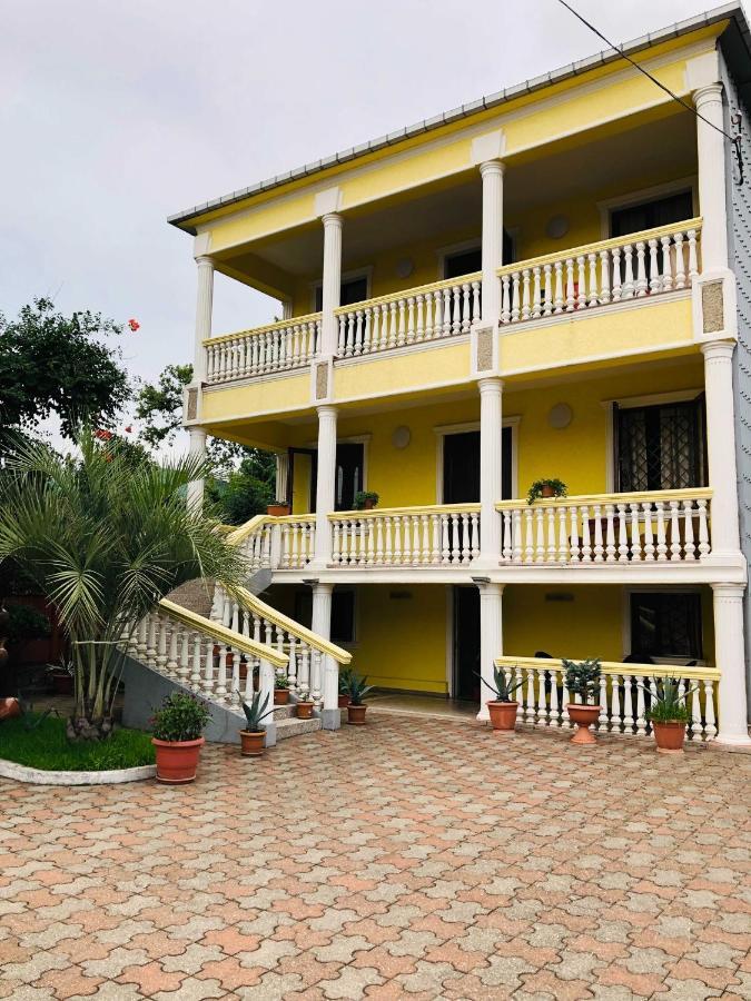 Отель Гостевой дом George's House Кобулети Экстерьер фото